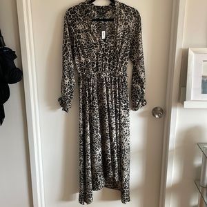 NWT Banana Republic flowy maxi leopard print dress